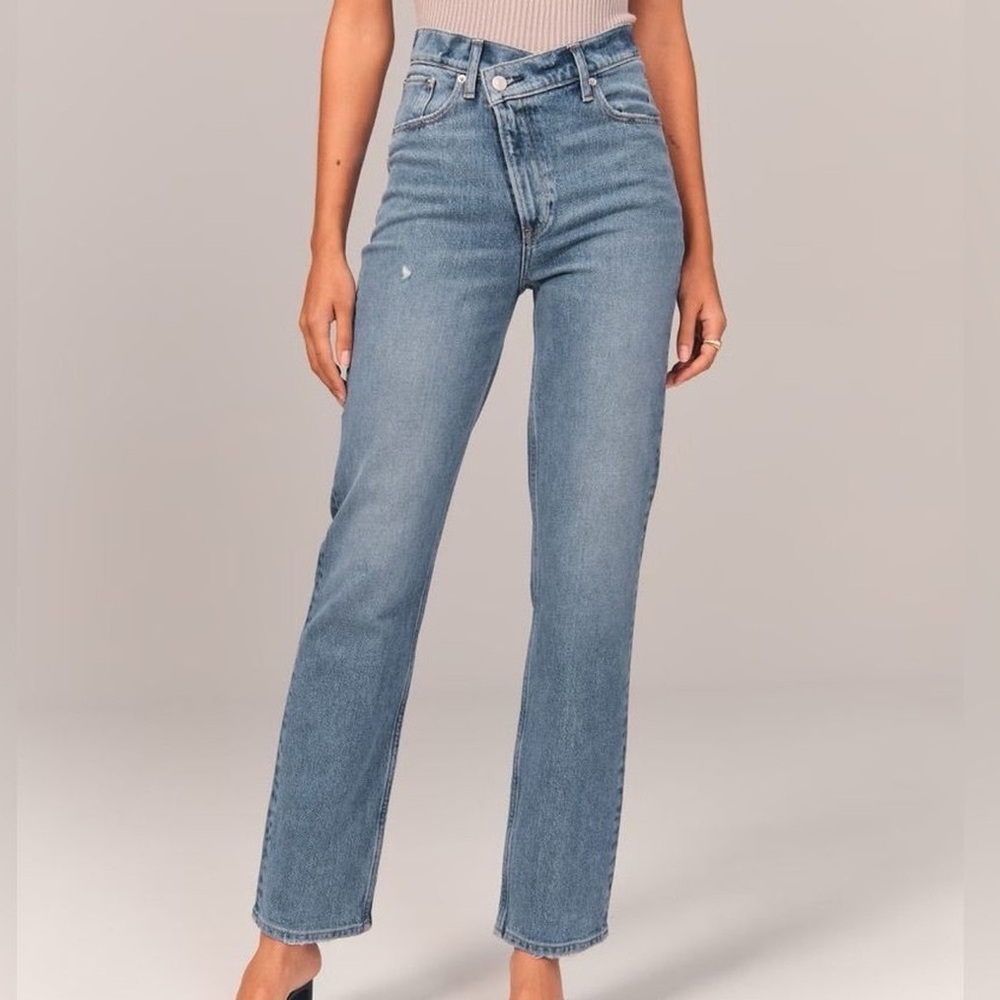Abercrombie & Fitch 90s Straight Ultra High Rise Jeans - Criss Cross Waist